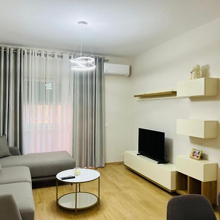 Lovely Apartment, Free Parking 티라나 외부 사진