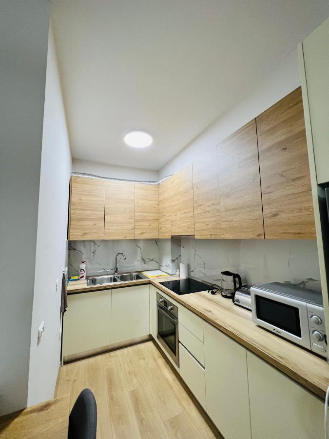 Lovely Apartment, Free Parking 티라나 외부 사진