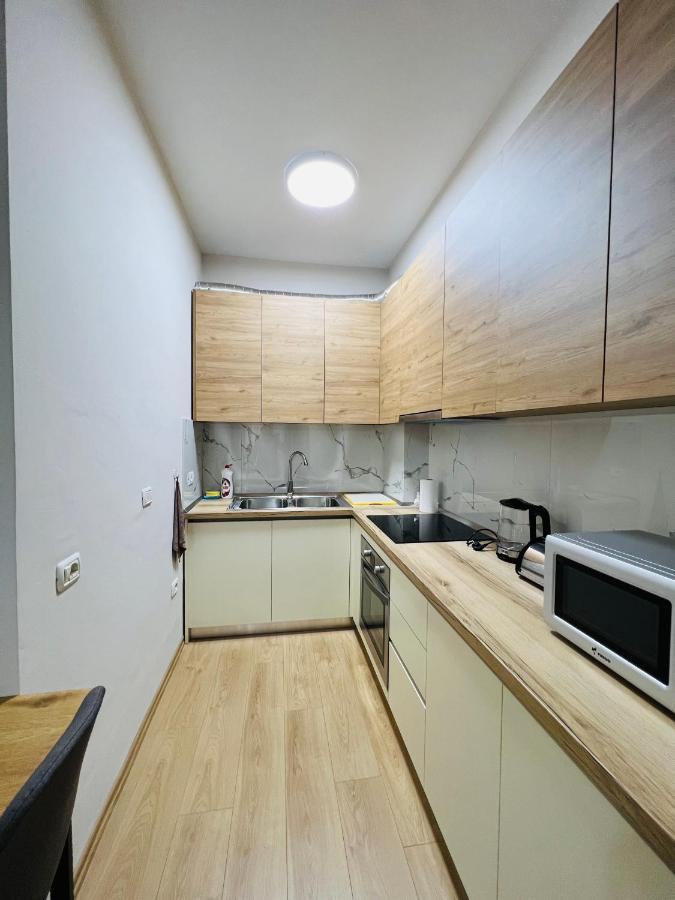 Lovely Apartment, Free Parking 티라나 외부 사진