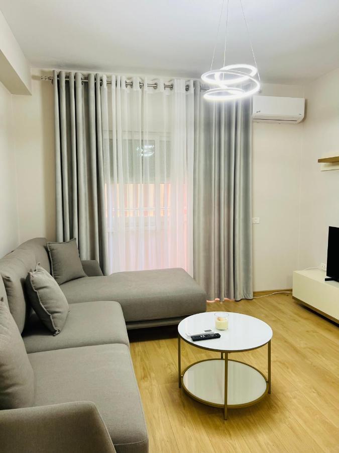 Lovely Apartment, Free Parking 티라나 외부 사진