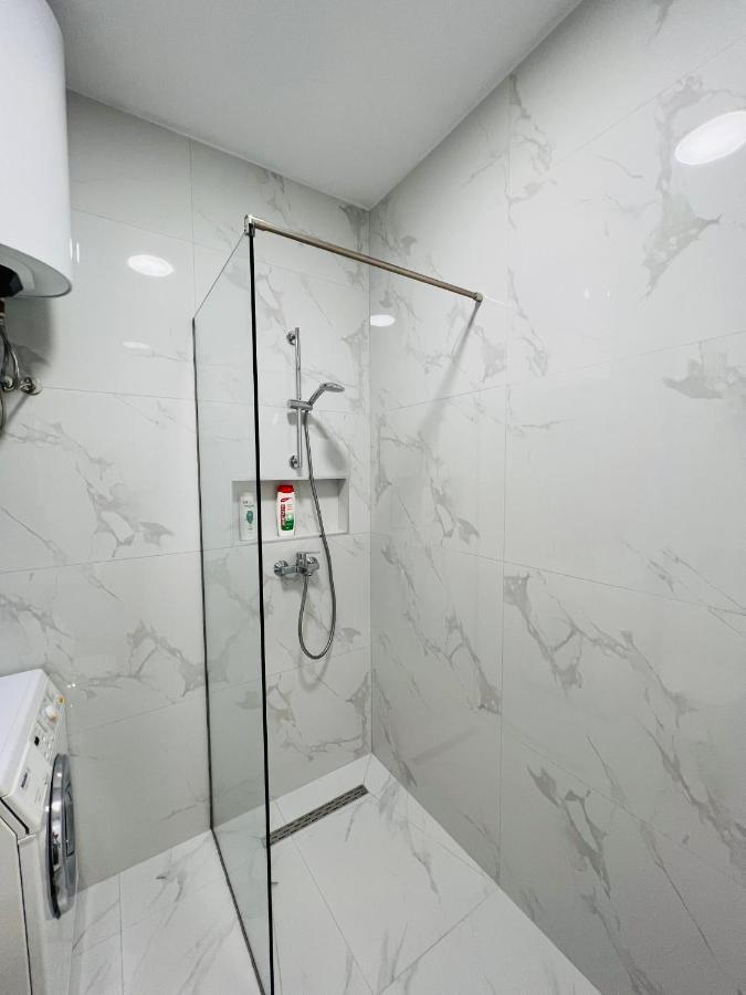 Lovely Apartment, Free Parking 티라나 외부 사진